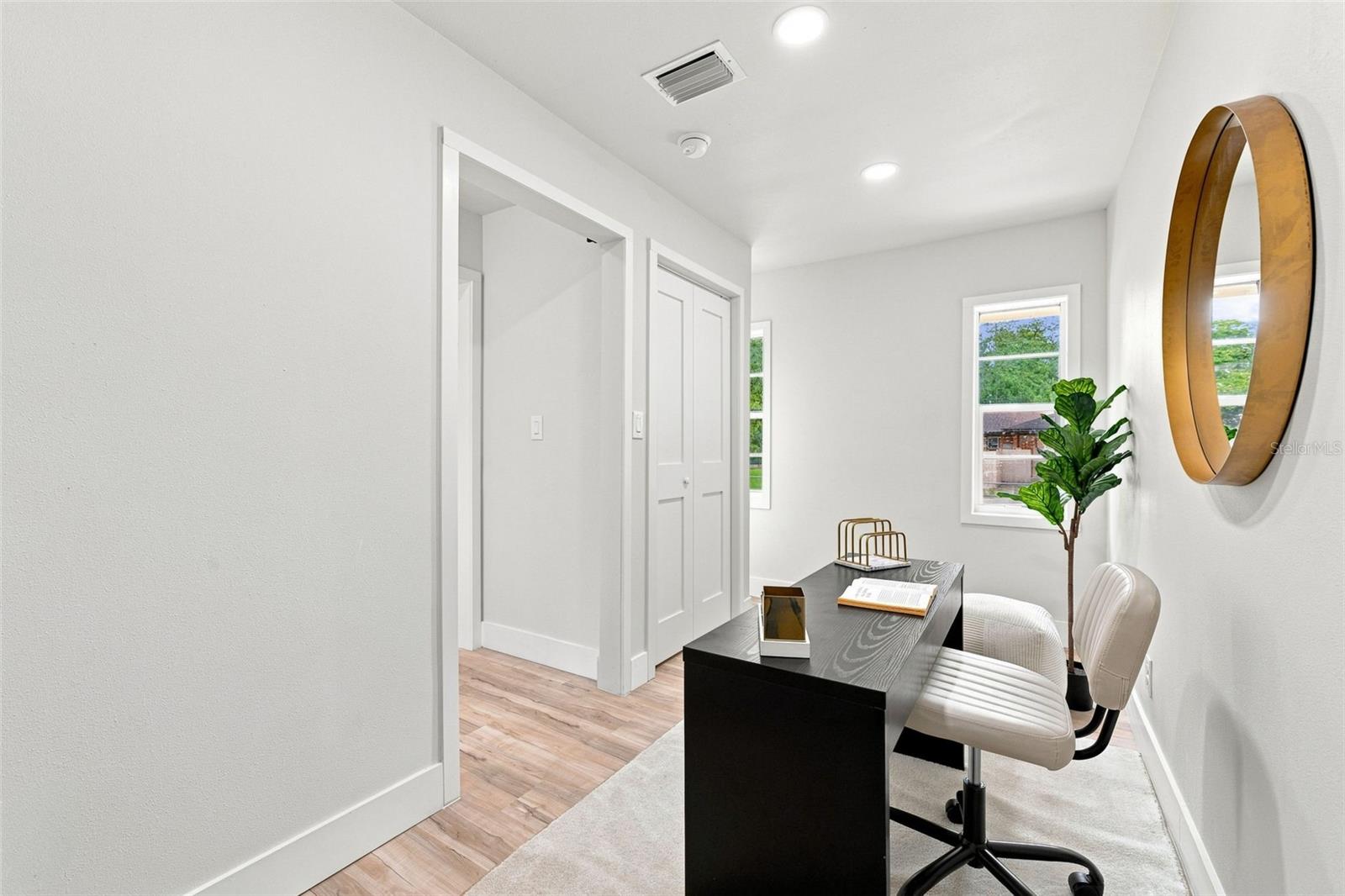1825 E HANNA AVE — photo 21