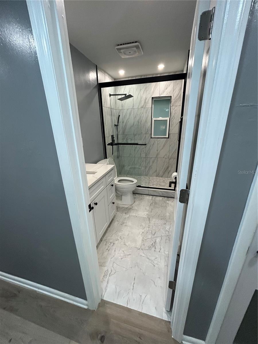 707 LAKEWOOD AVE — photo 24