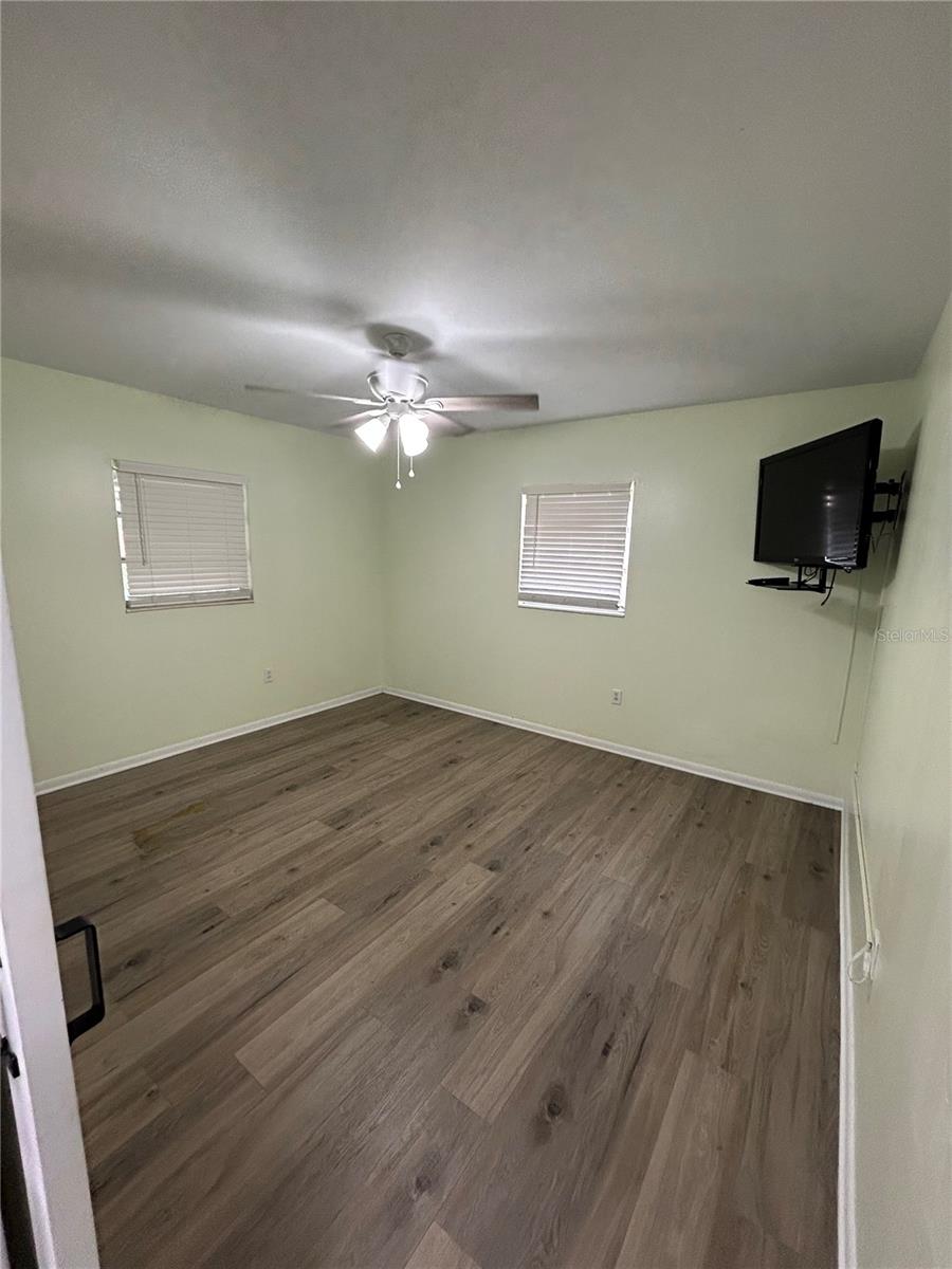707 LAKEWOOD AVE — photo 19