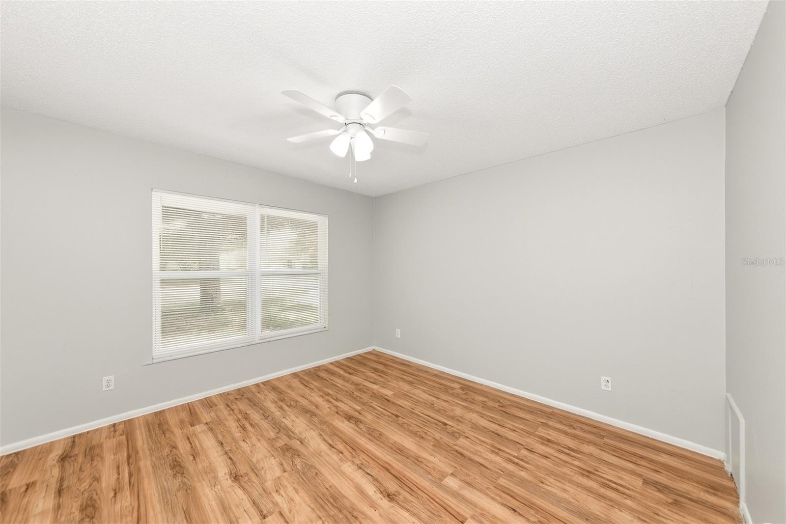 1215 39TH ST W — photo 8
