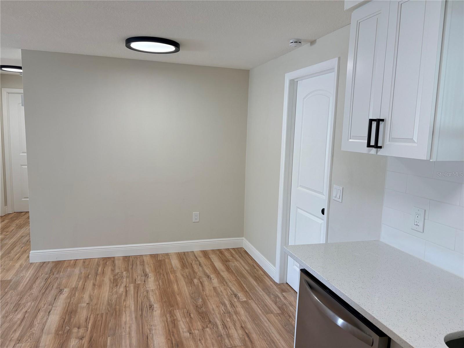 7350 FAIRFAX DR — photo 8