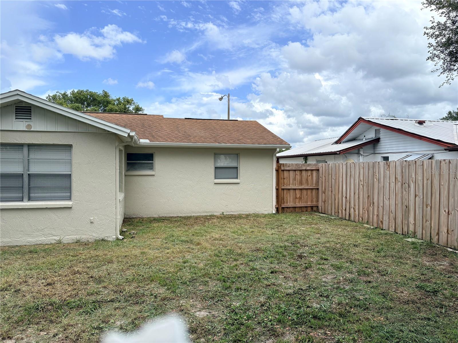 7350 FAIRFAX DR — photo 26