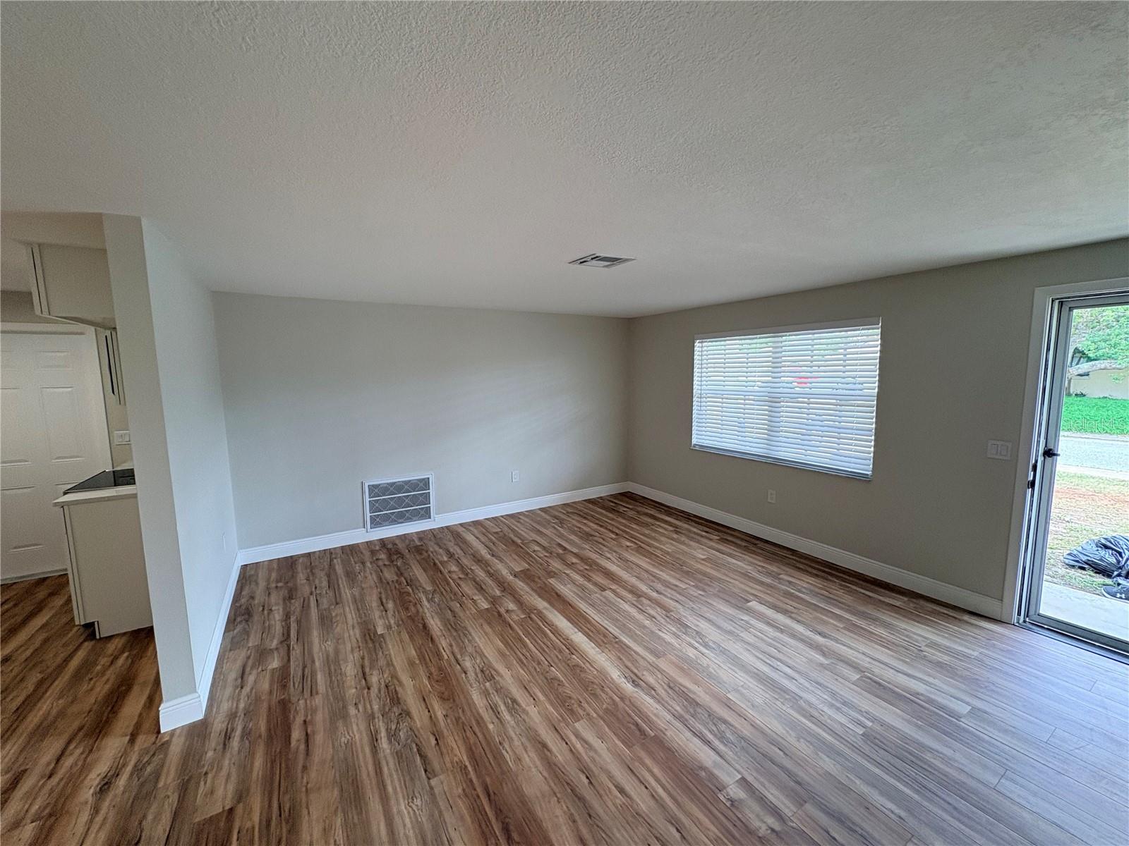 7350 FAIRFAX DR — photo 16