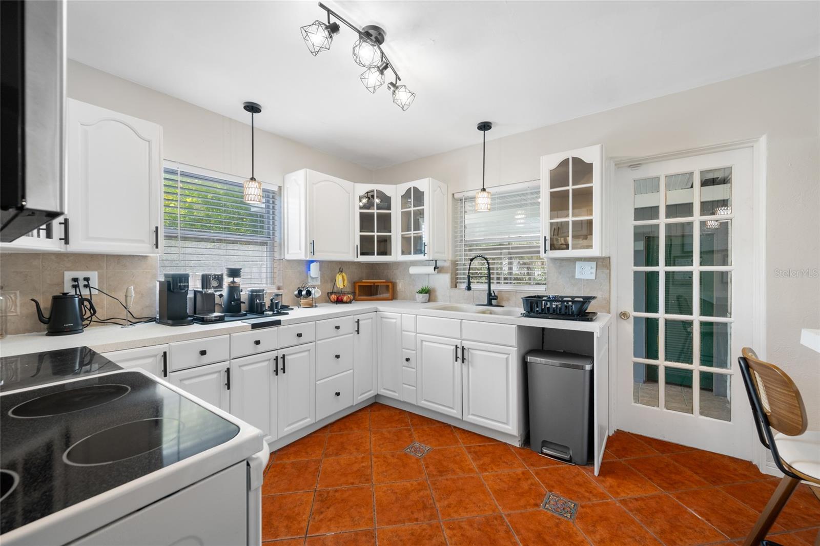6219 HAMPTON DR N — photo 13