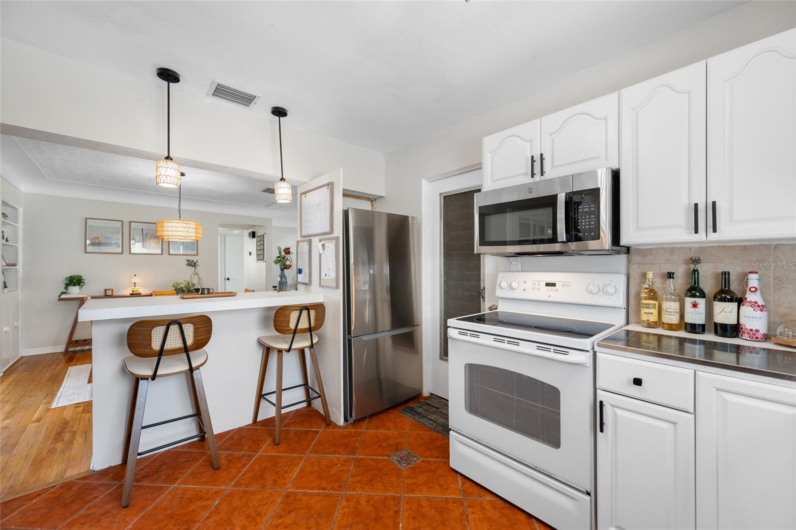 6219 HAMPTON DR N — photo 12