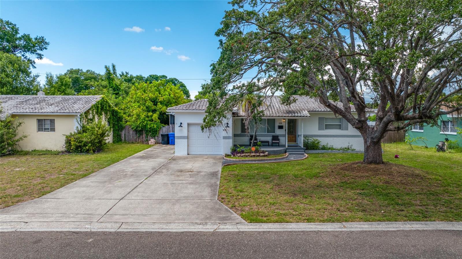 6219 HAMPTON DR N — photo 34