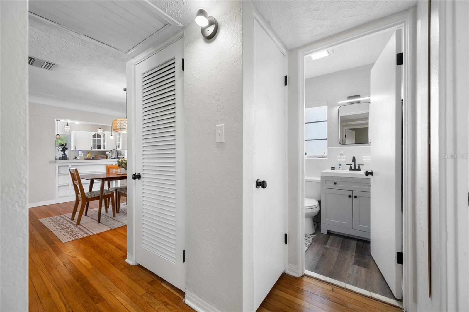 6219 HAMPTON DR N — photo 20