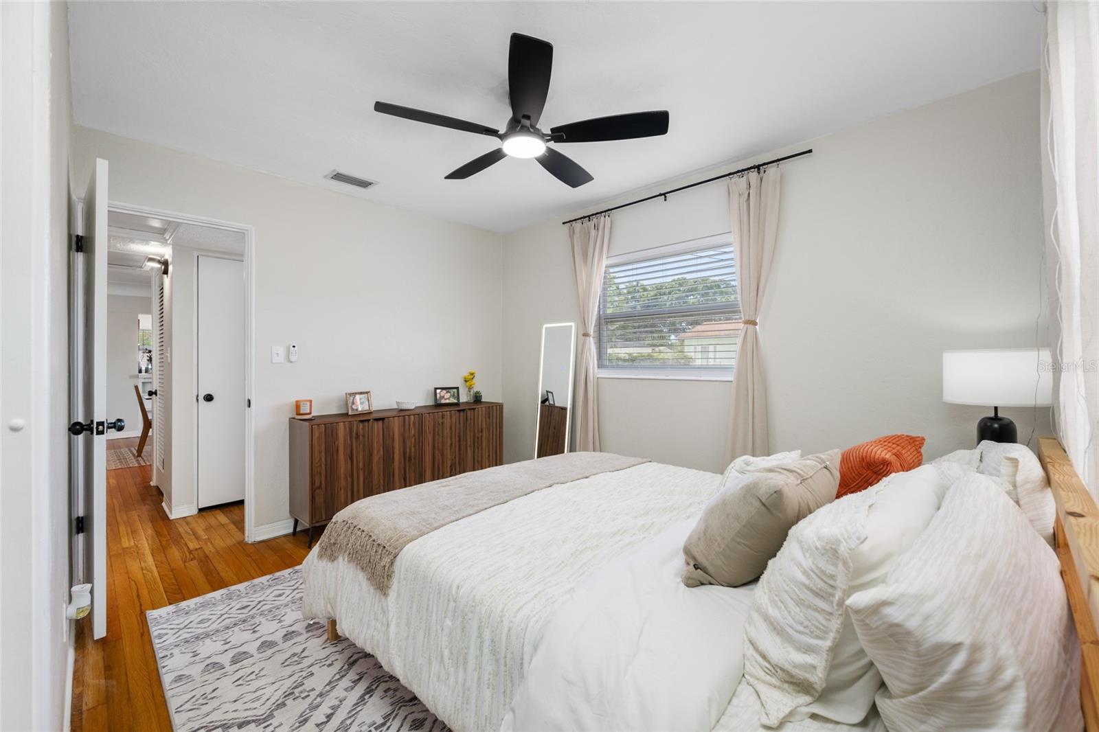6219 HAMPTON DR N — photo 19