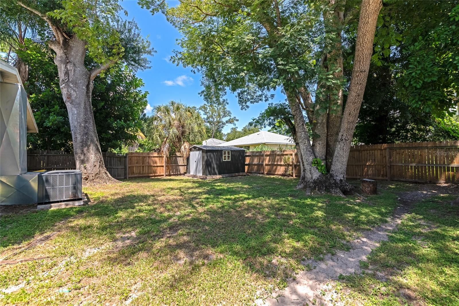 2951 EDGEWOOD LN — photo 23