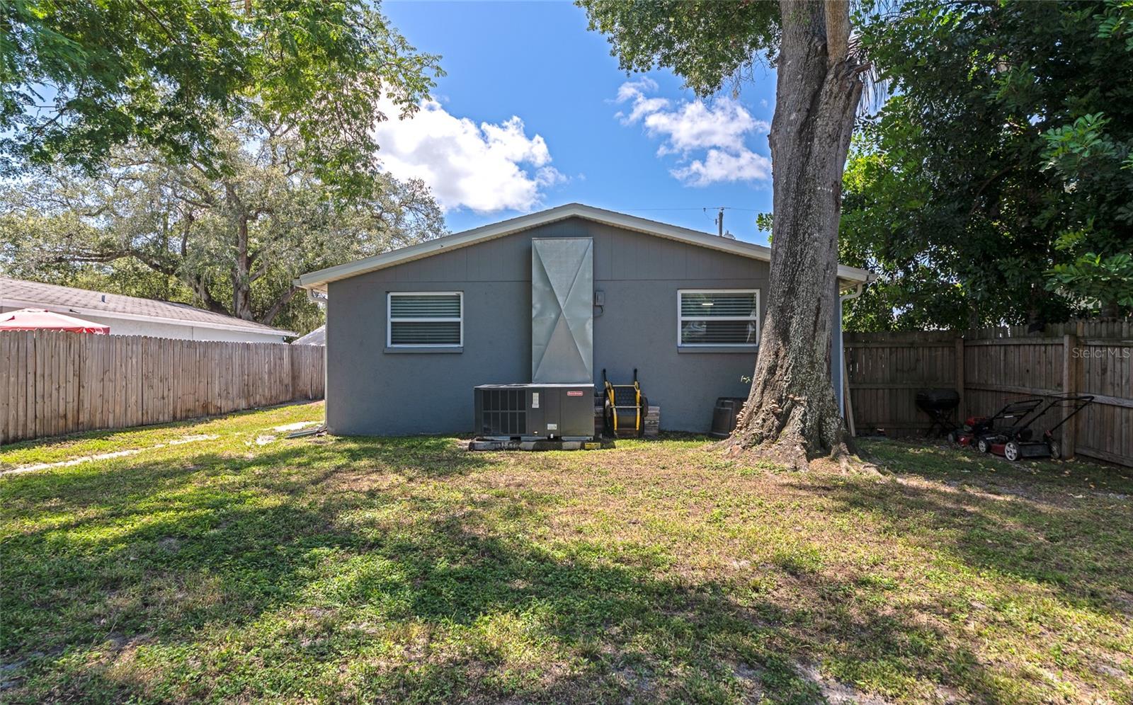 2951 EDGEWOOD LN — photo 26