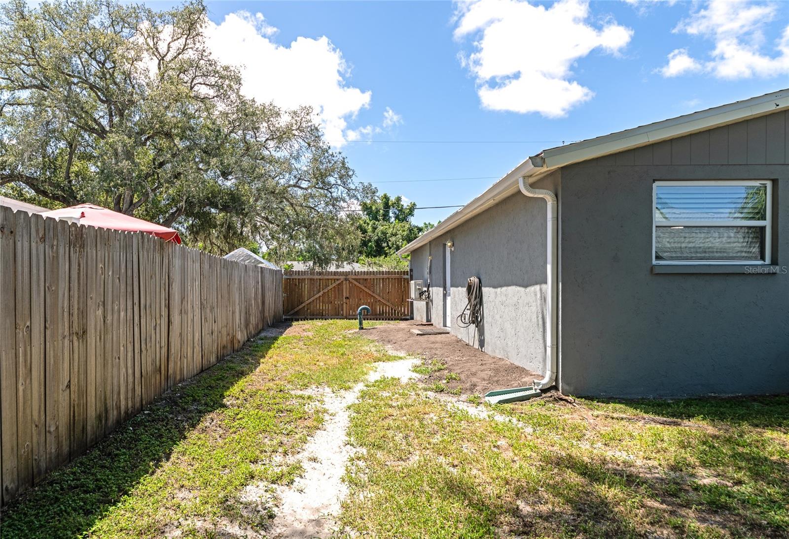 2951 EDGEWOOD LN — photo 21