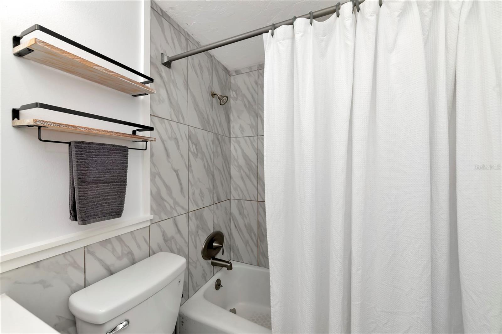 2951 EDGEWOOD LN — photo 10