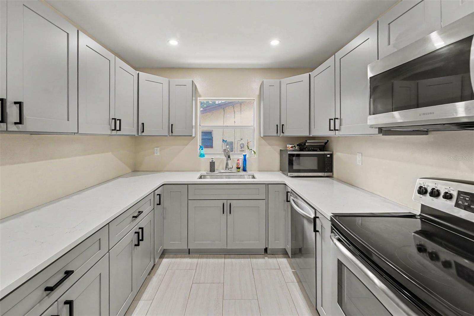1935 ATLANTIS DR — photo 10