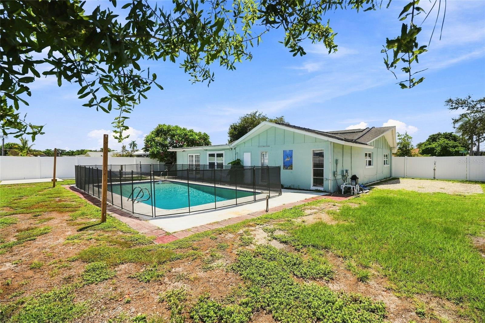 13691 SERENA DR — photo 39