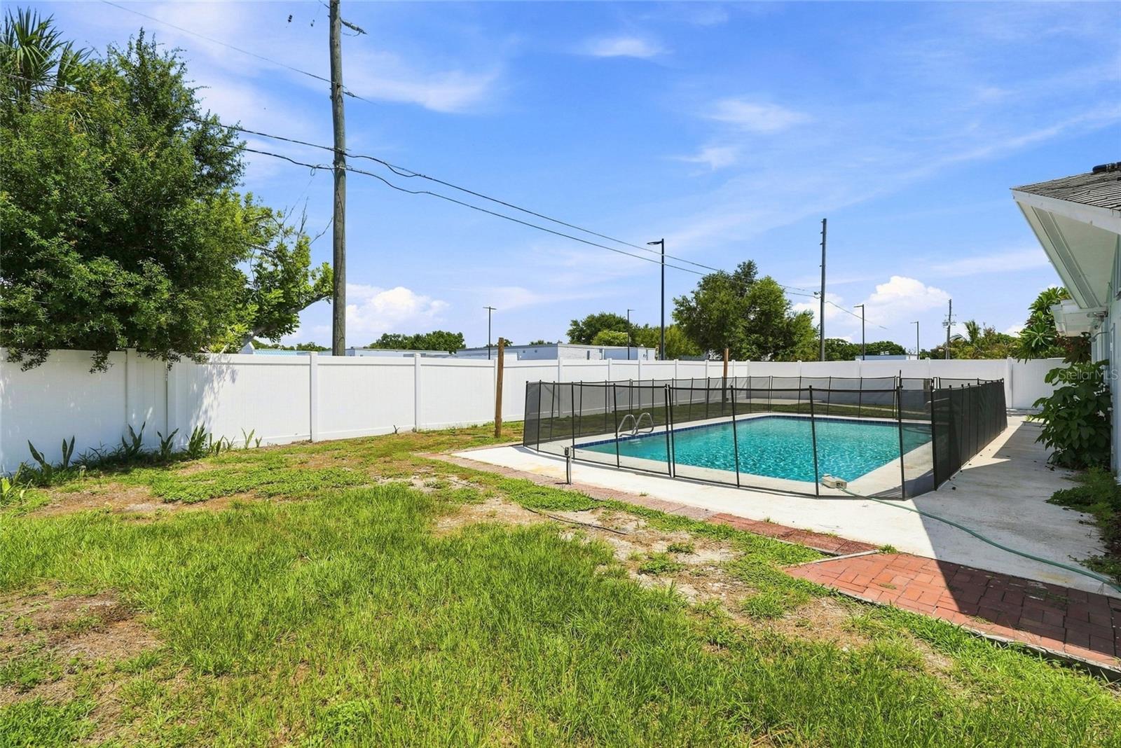 13691 SERENA DR — photo 40