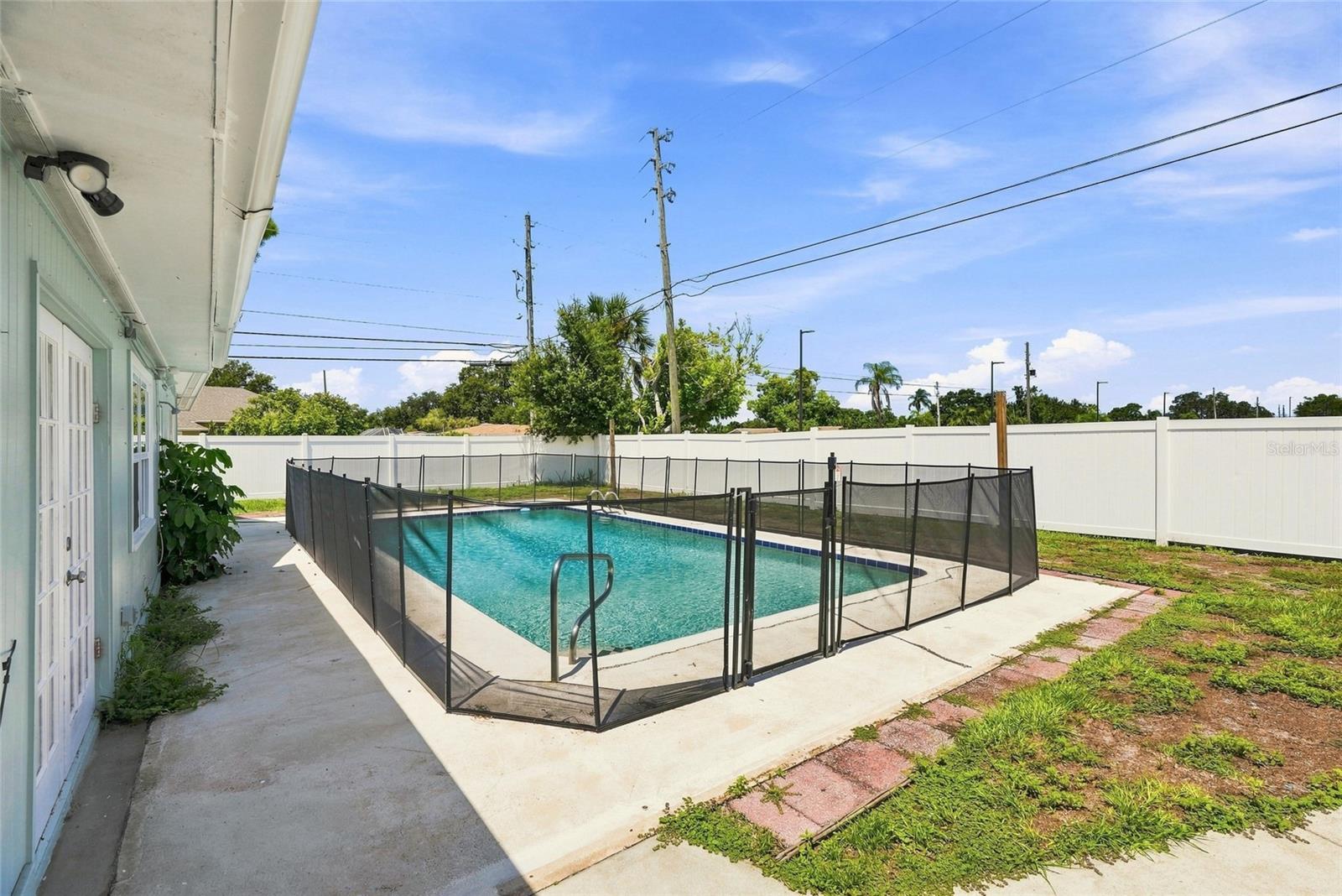 13691 SERENA DR — photo 37