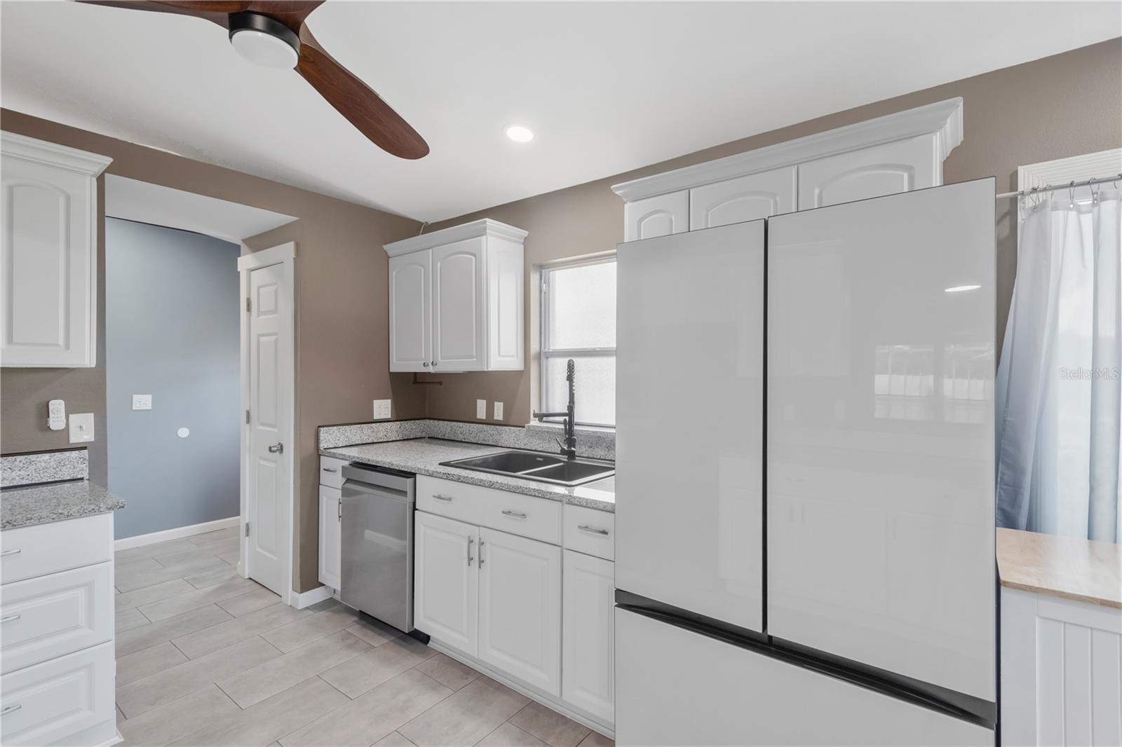 2054 SAFFOLD PARK DR — photo 9