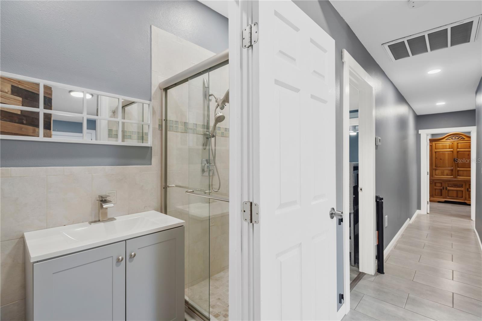 2054 SAFFOLD PARK DR — photo 18