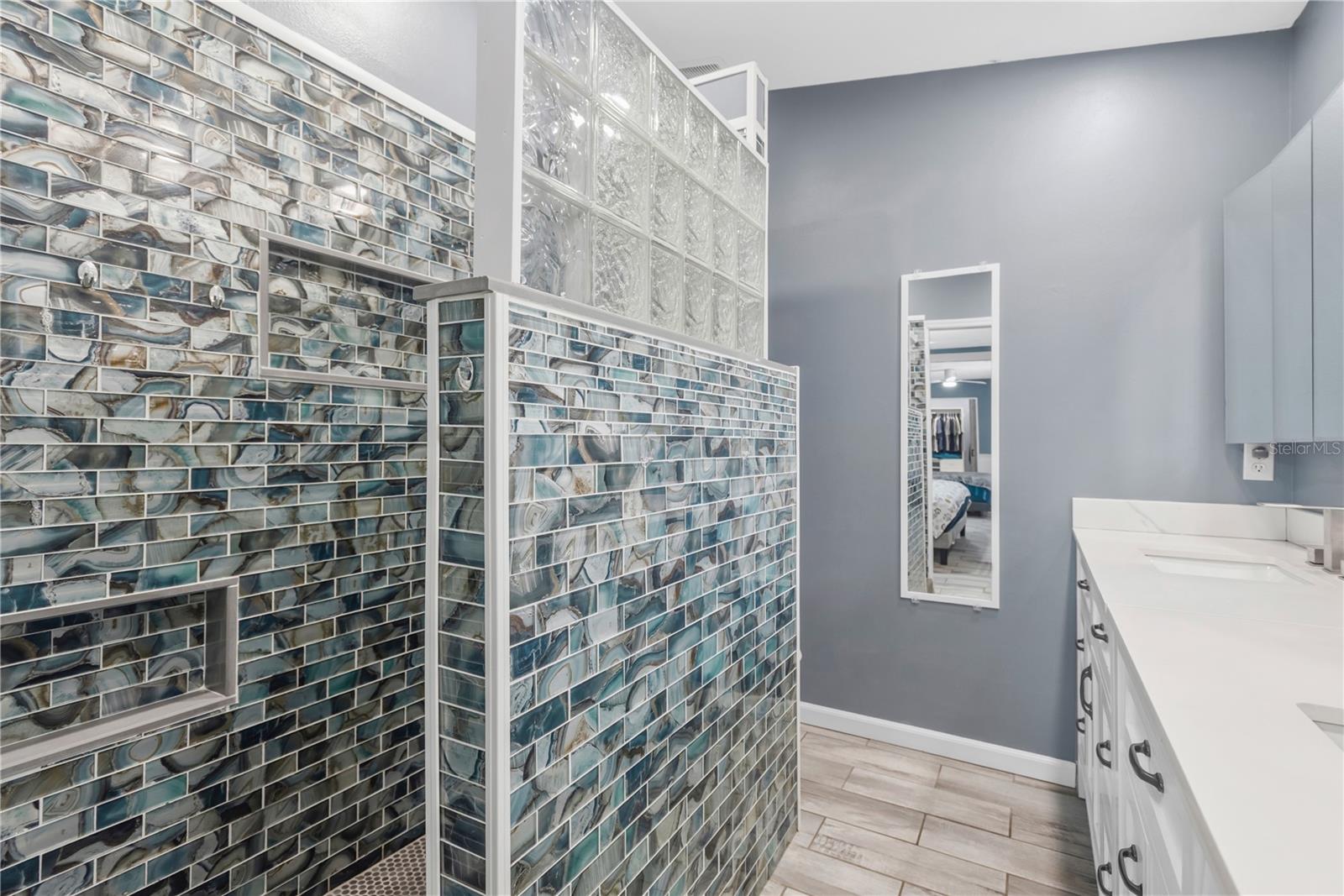 2054 SAFFOLD PARK DR — photo 15