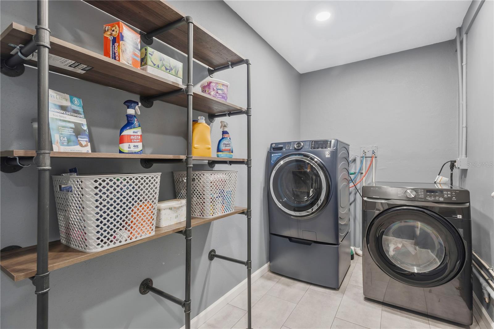 2054 SAFFOLD PARK DR — photo 20