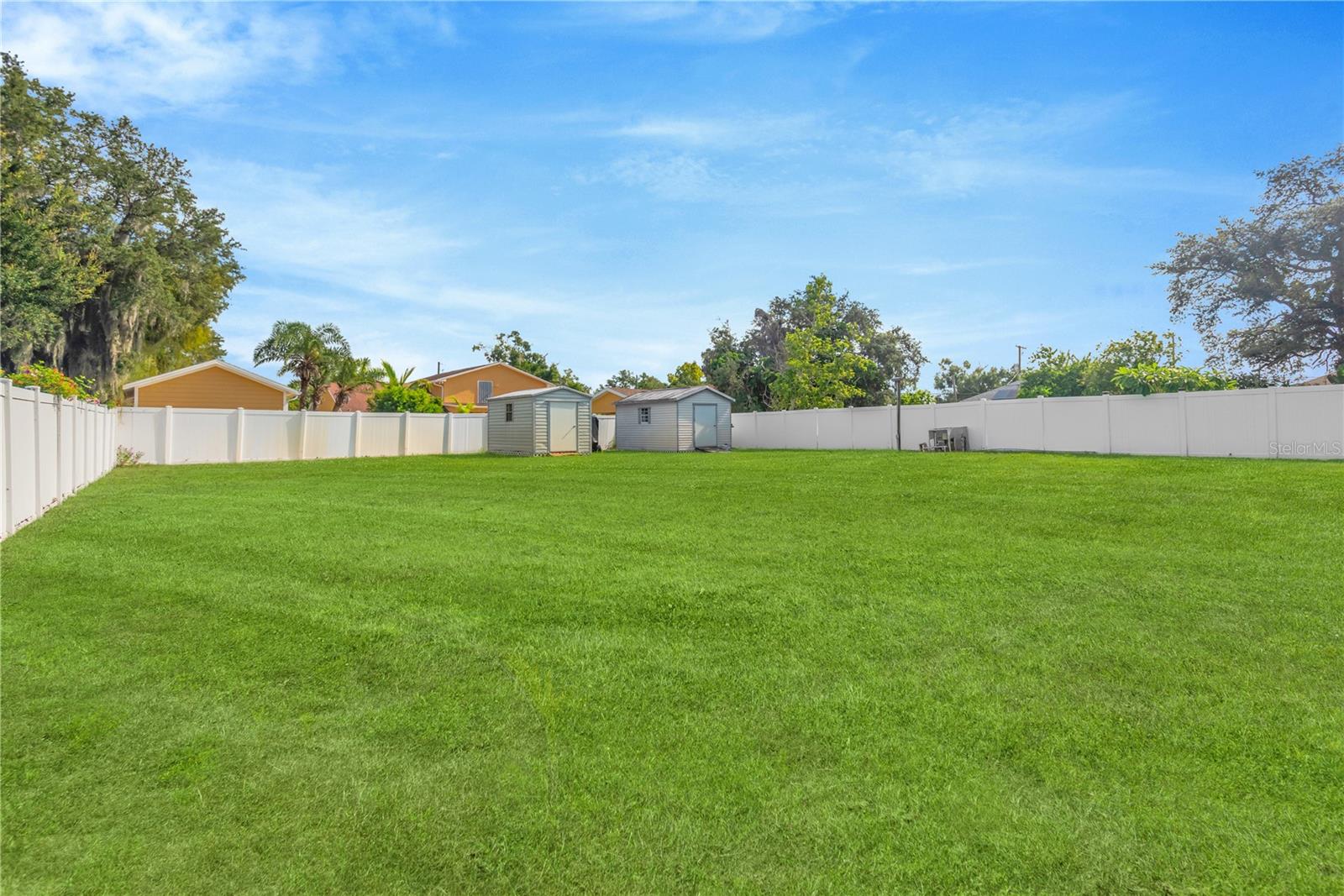 2054 SAFFOLD PARK DR — photo 29