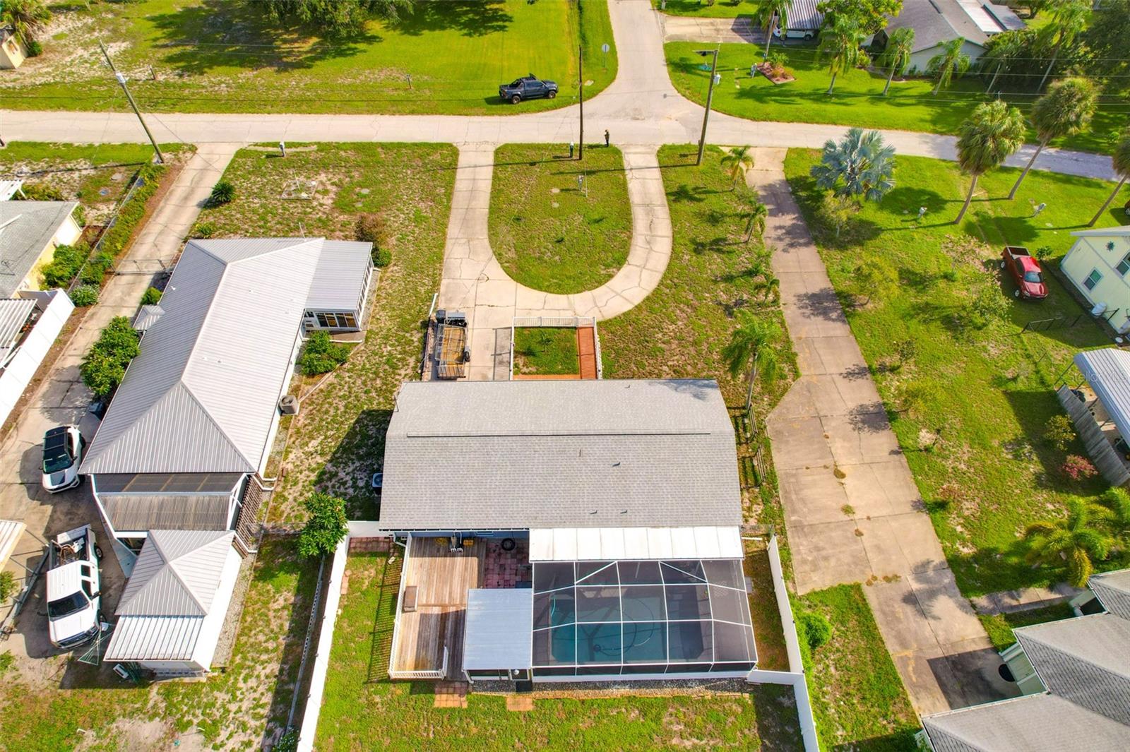 2054 SAFFOLD PARK DR — photo 30
