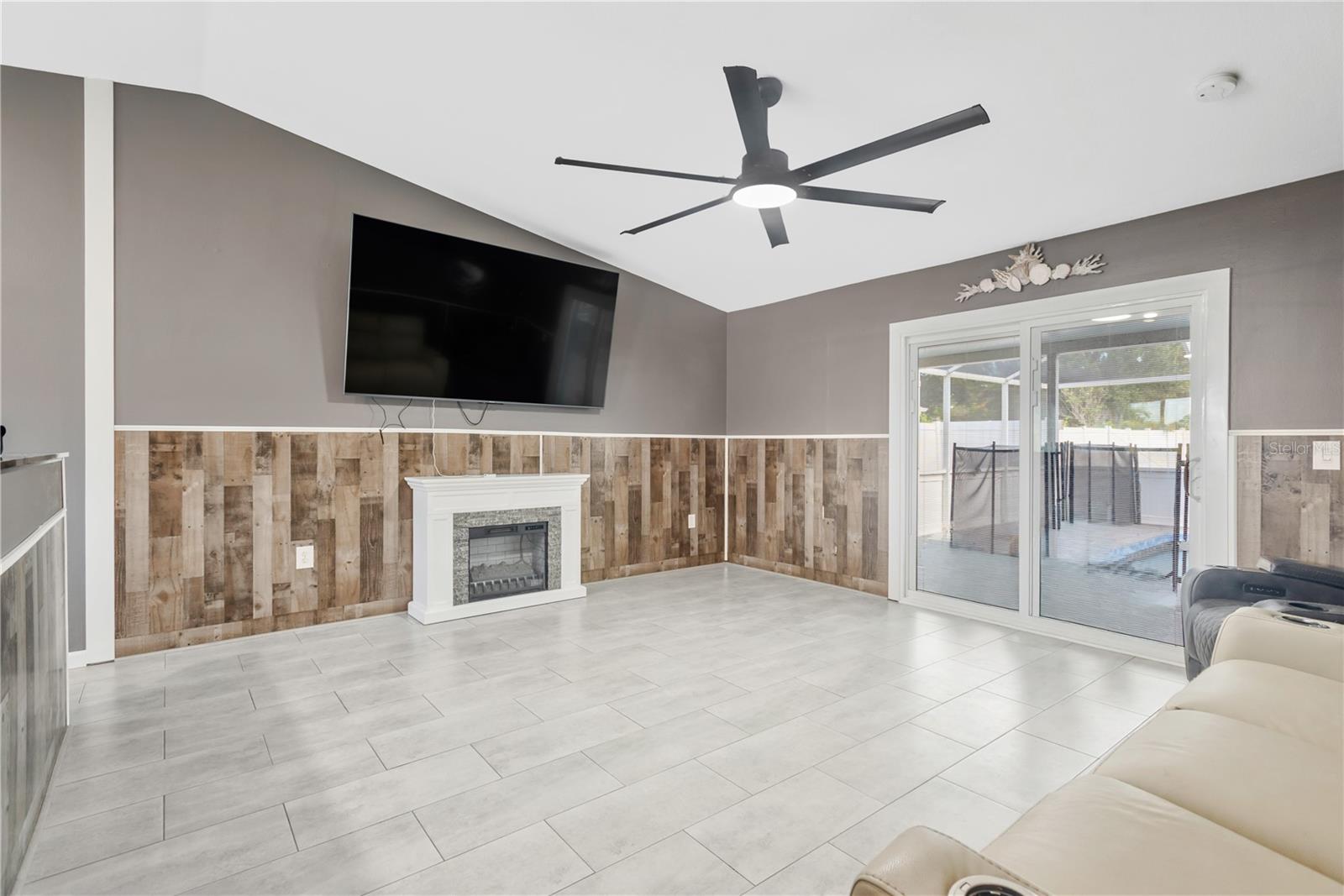 2054 SAFFOLD PARK DR — photo 5