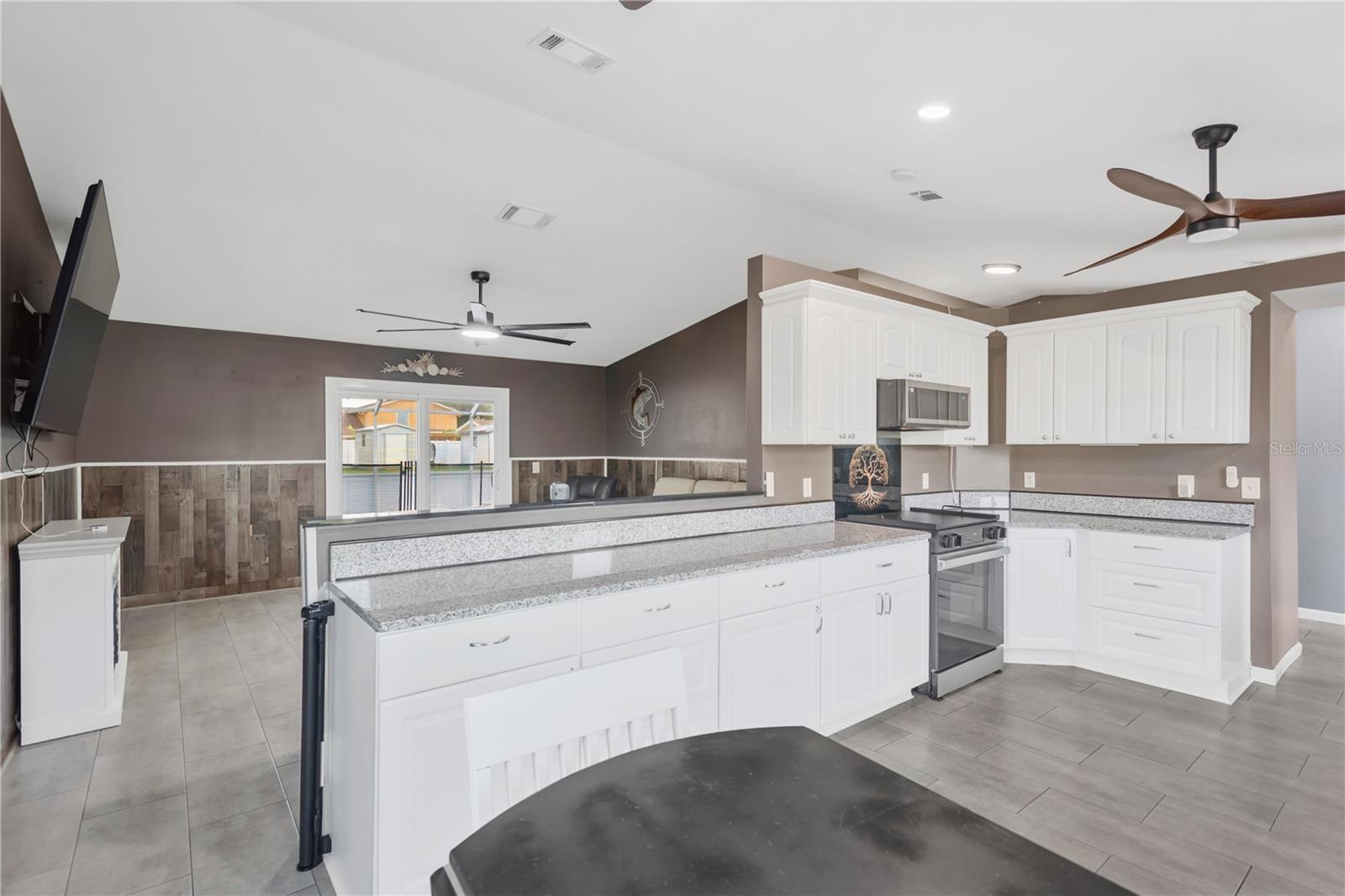 2054 SAFFOLD PARK DR — photo 7