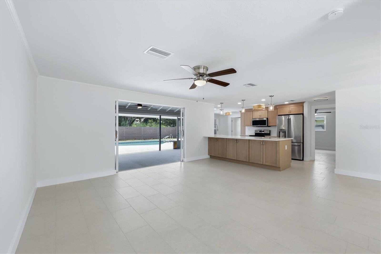 286 MOUNT VERNON DR — photo 7