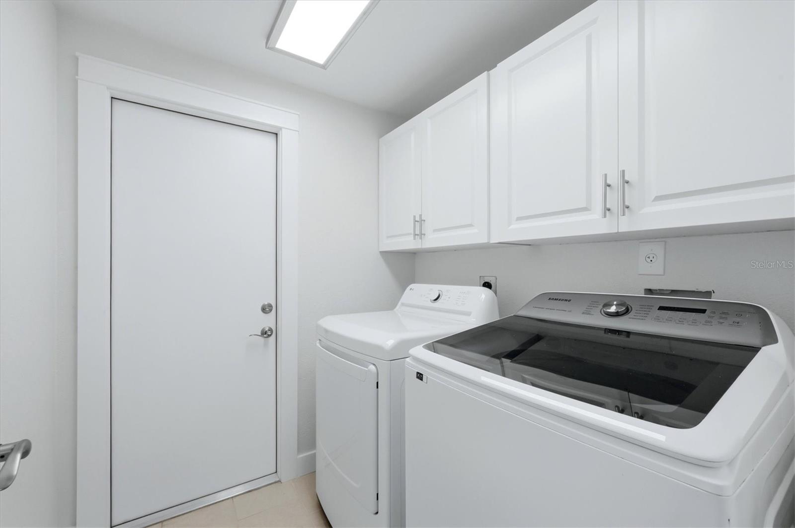 286 MOUNT VERNON DR — photo 25