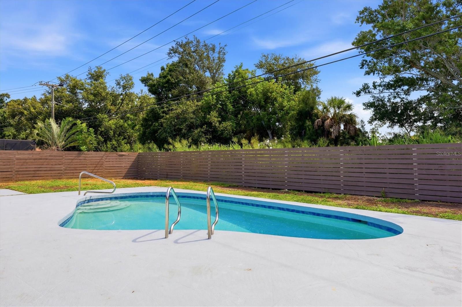 286 MOUNT VERNON DR — photo 28