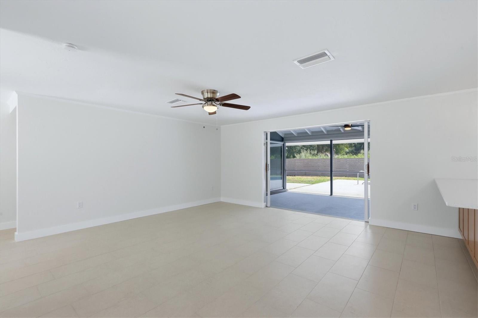 286 MOUNT VERNON DR — photo 6