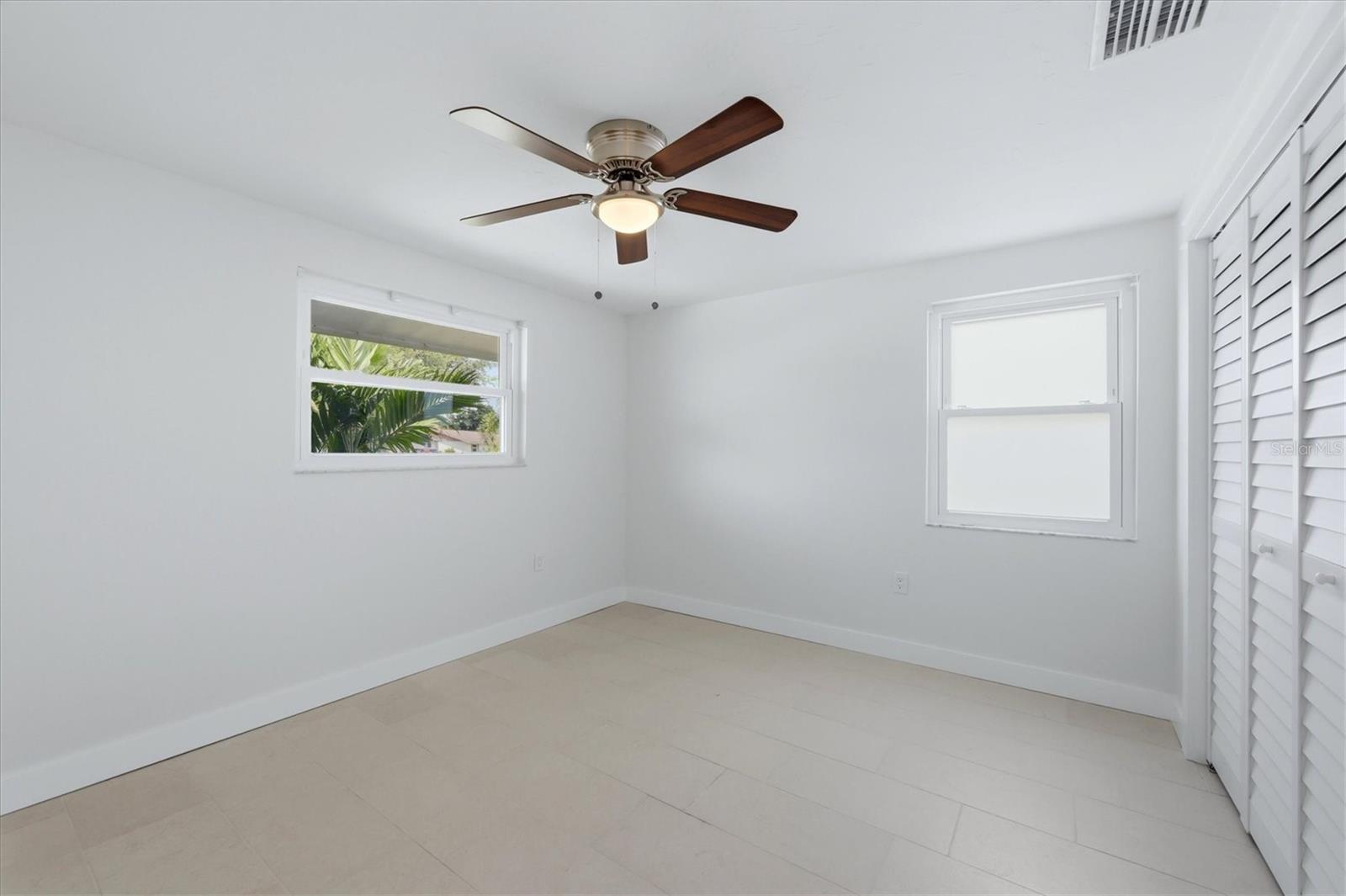 286 MOUNT VERNON DR — photo 17