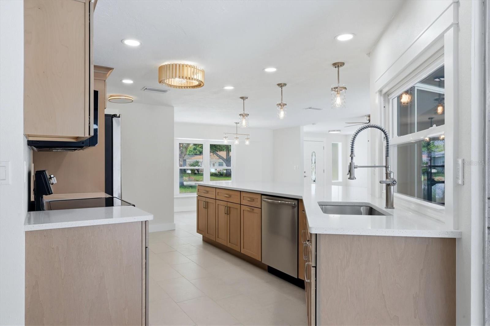 286 MOUNT VERNON DR — photo 11