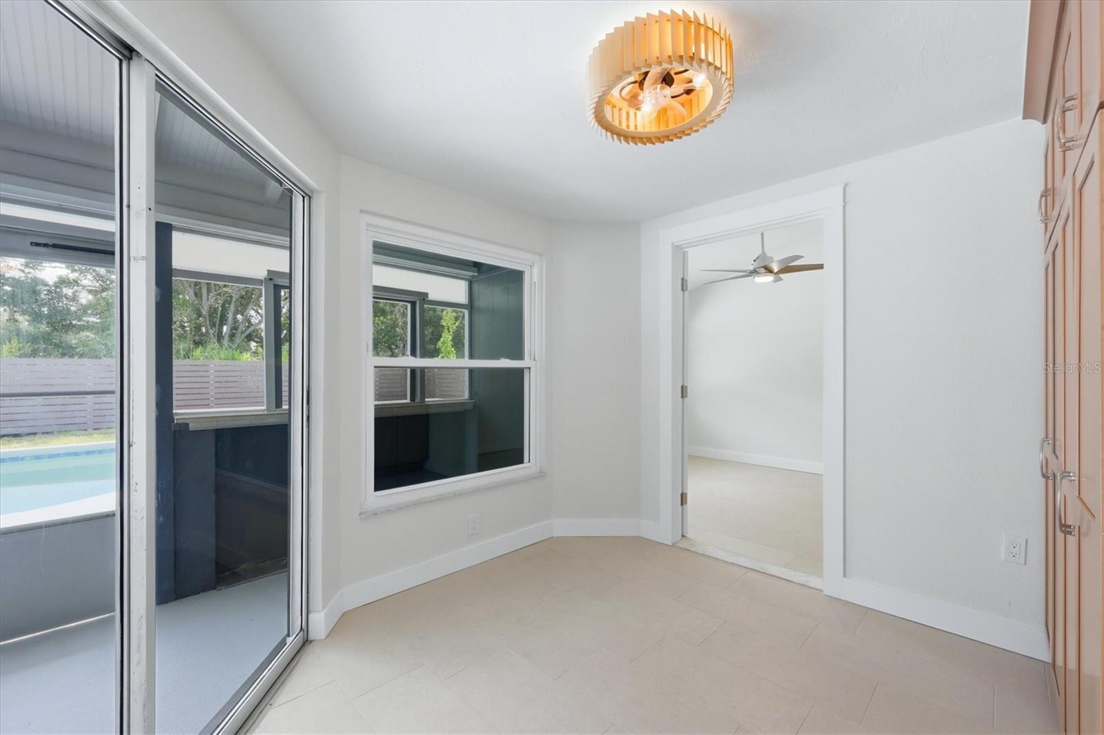 286 MOUNT VERNON DR — photo 15