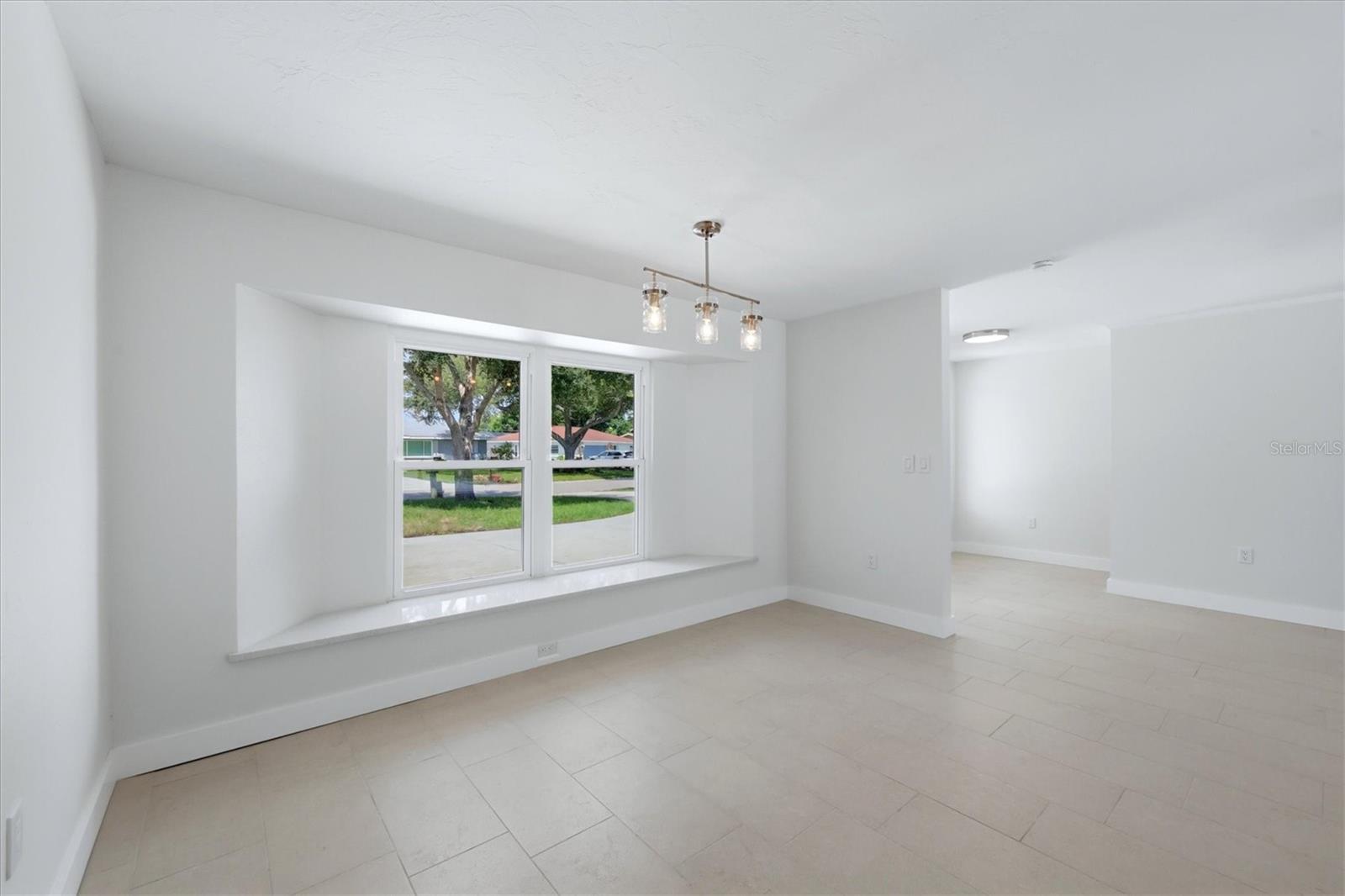 286 MOUNT VERNON DR — photo 5