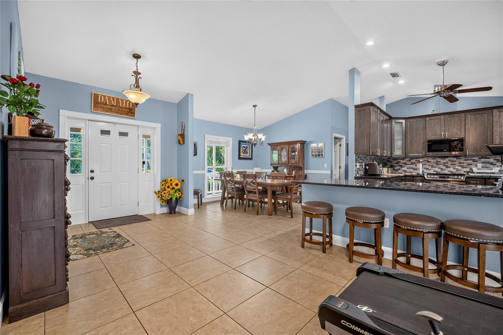 608 WOODVIEW WAY — photo 9