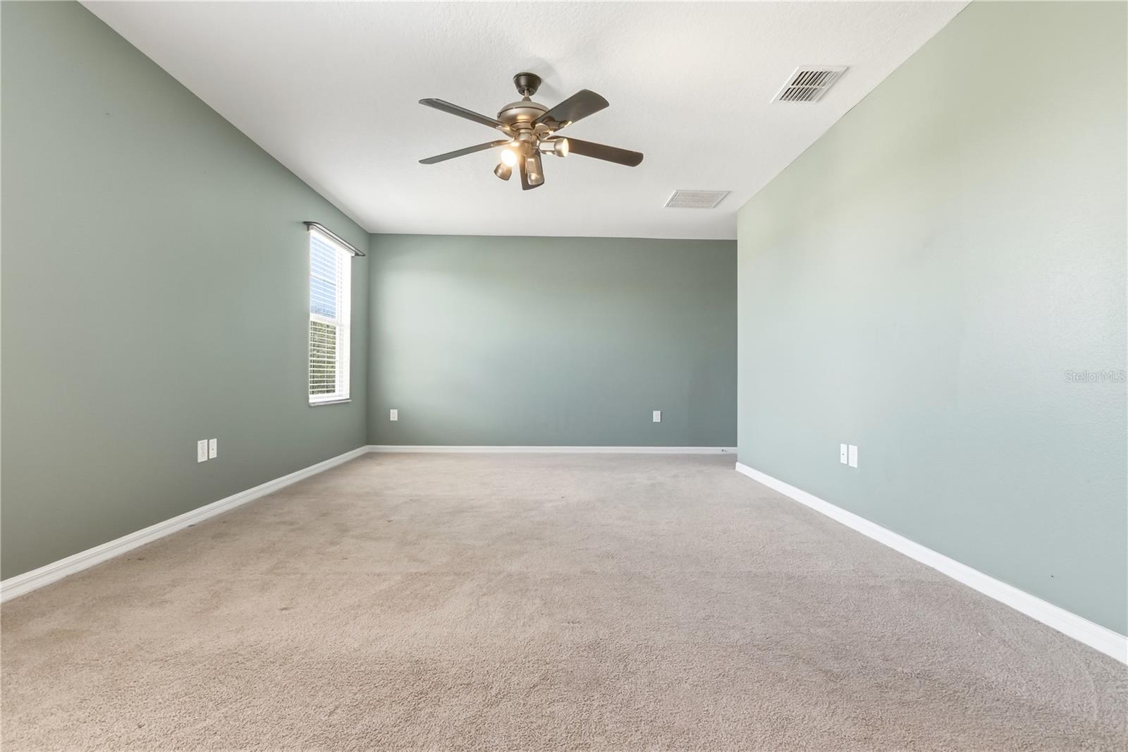 13822 REINDEER CIR — photo 32