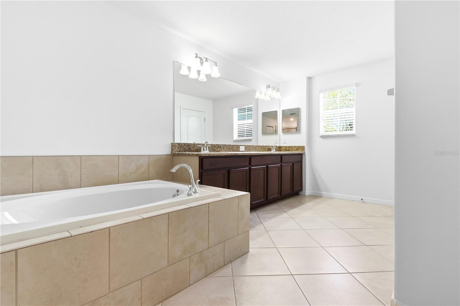 13822 REINDEER CIR — photo 37