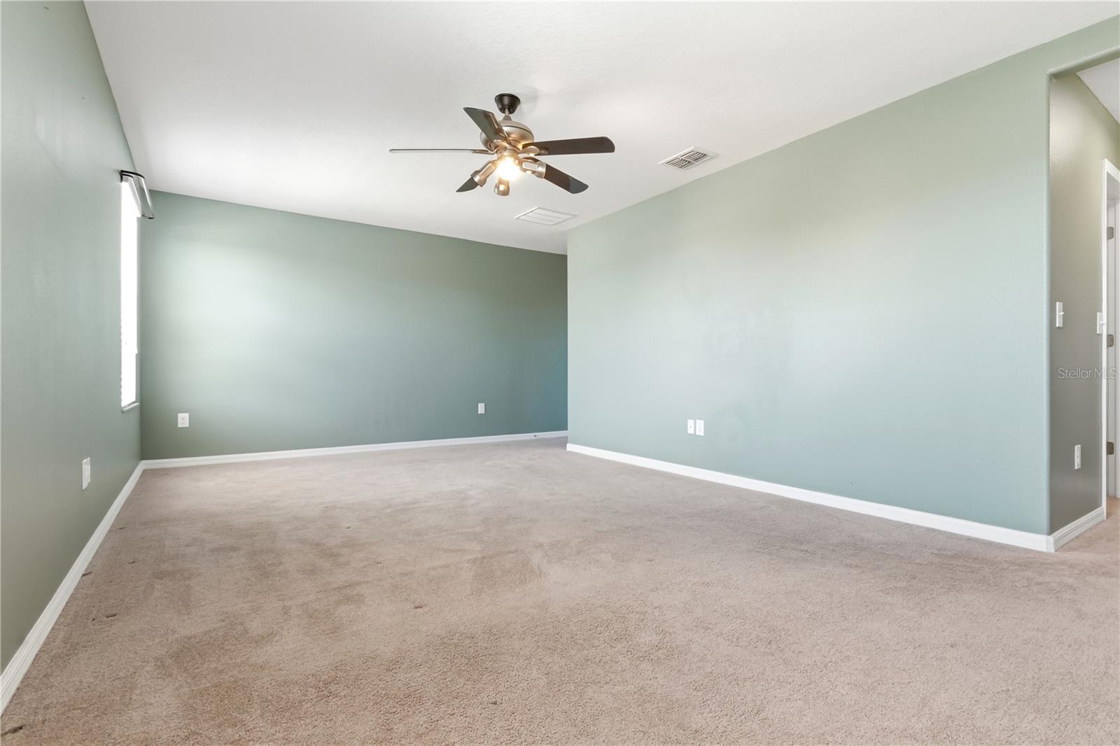 13822 REINDEER CIR — photo 31