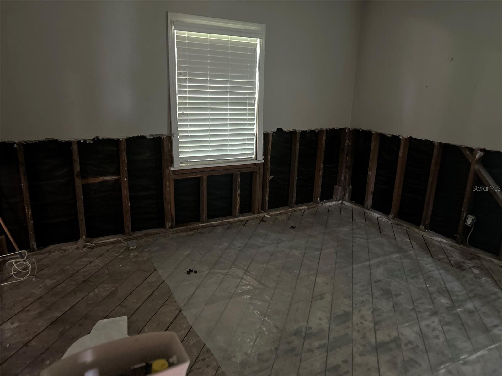 3008 DUPONT ST S — photo 9