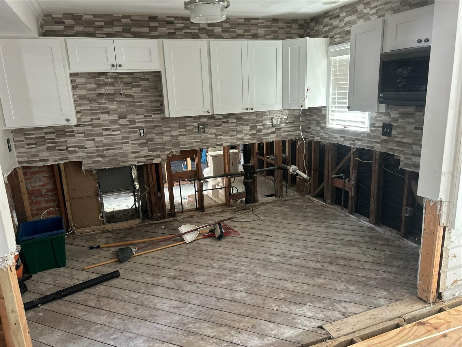 3008 DUPONT ST S — photo 5