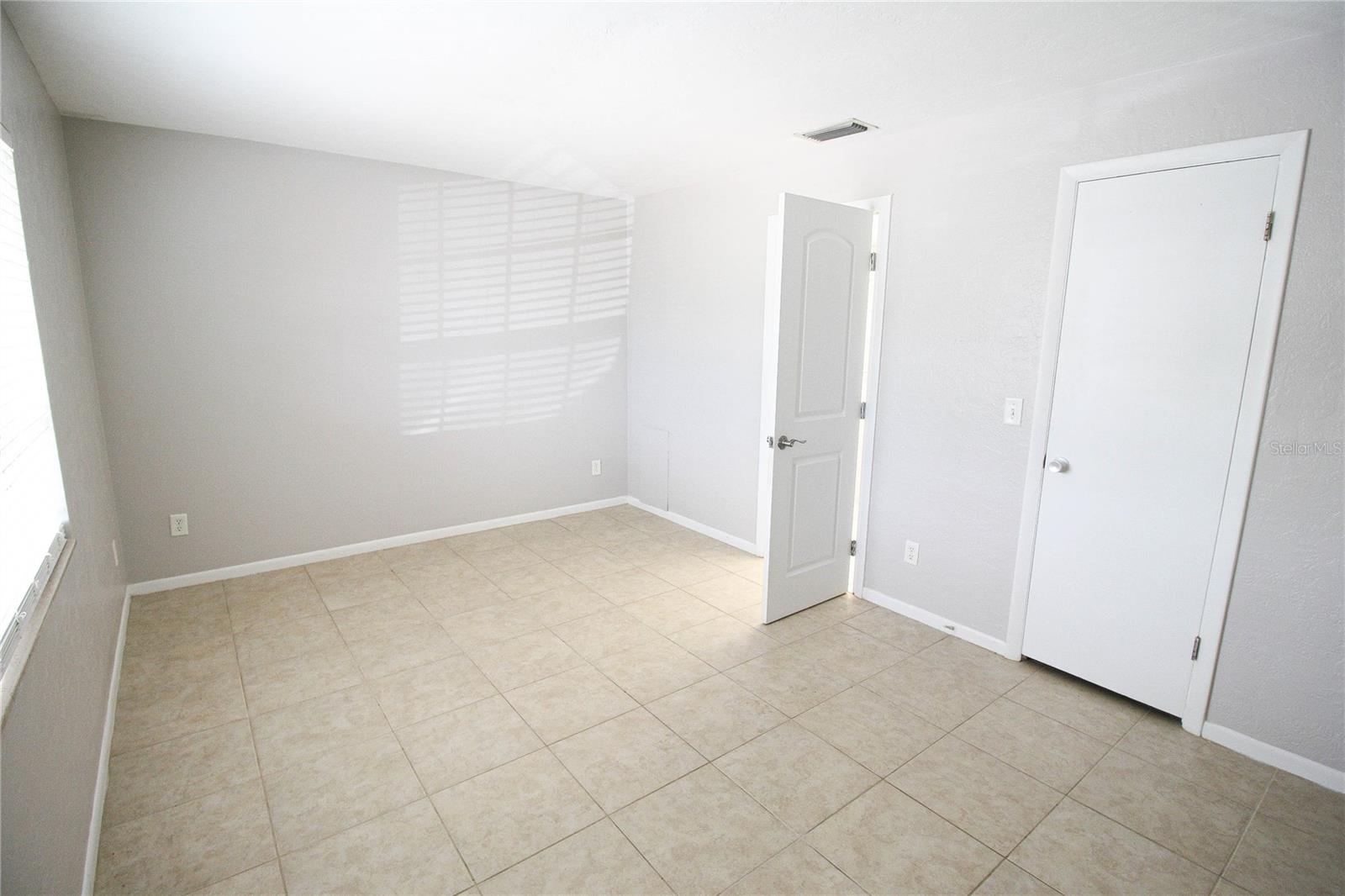 2530 TERRY LANE — photo 8