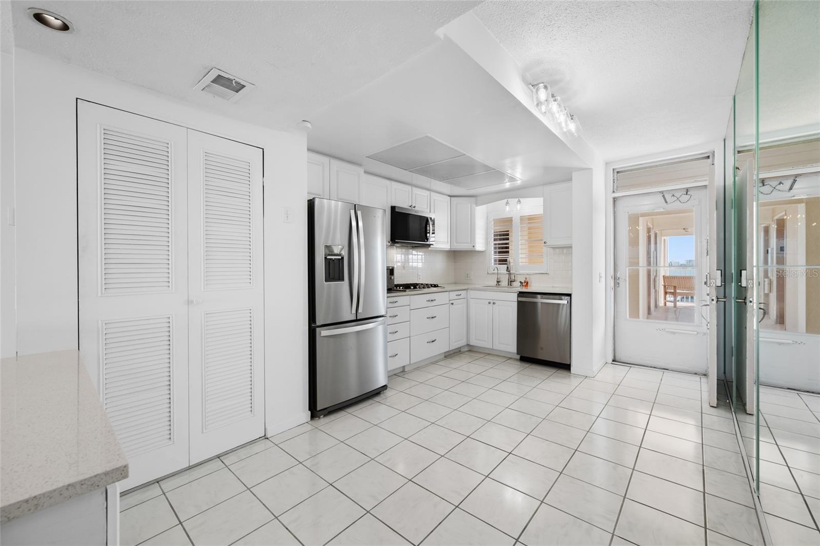 1847 SHORE DR S #509 — photo 6