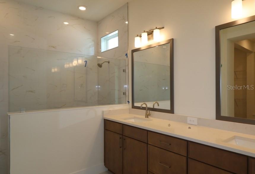 6811 HERON MEADOW DR — photo 13