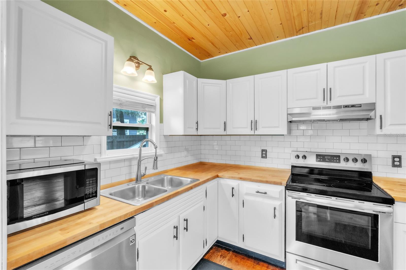 5706 N CHEROKEE AVE — photo 15