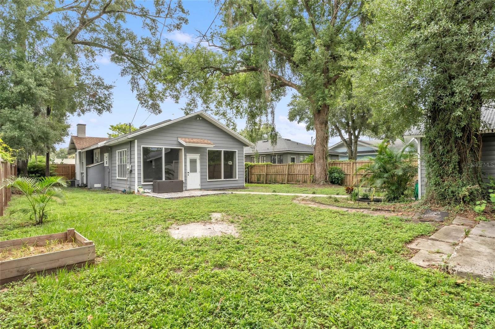 5706 N CHEROKEE AVE — photo 33