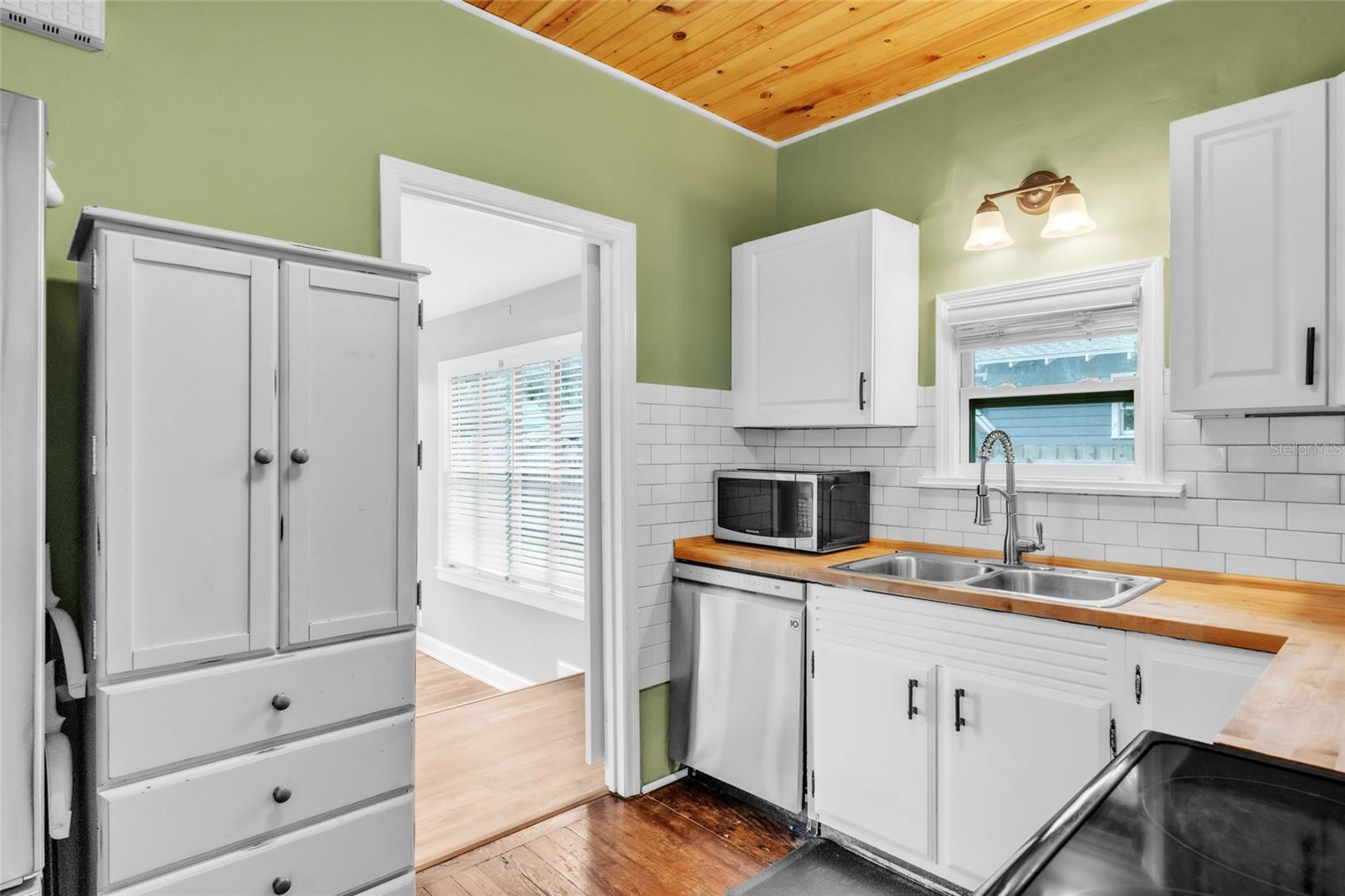 5706 N CHEROKEE AVE — photo 13