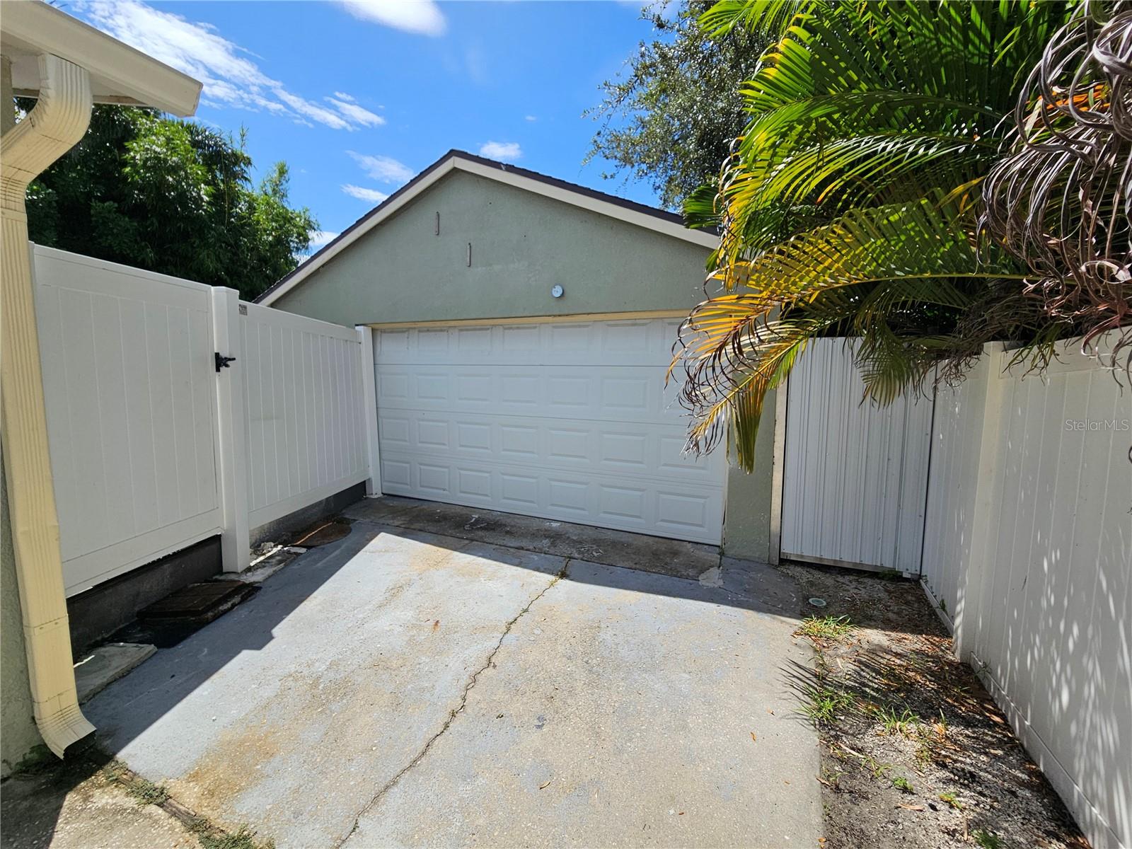 2436 ARAPAHO ST — photo 32