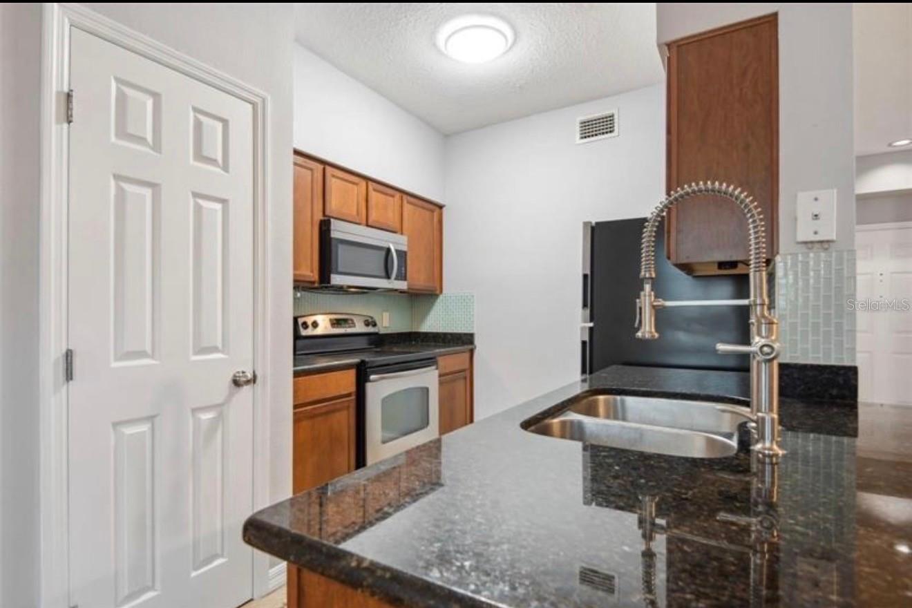 1810 E PALM AVE #1205 — photo 10